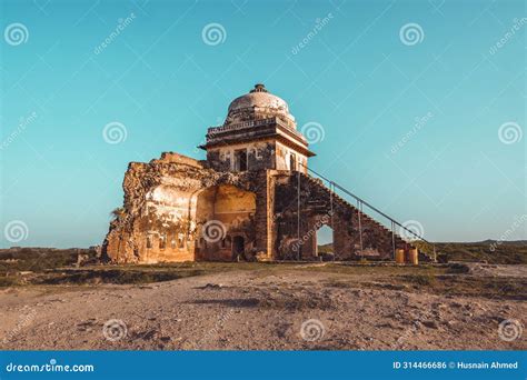  Fort Rohtas: Monumentalna twierdza i fascynujące ruiny historii!