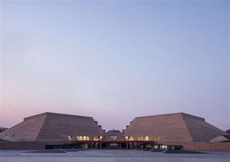  Zhaojun Museum w Bozhou: Odkryj Fascynującą Historię i Piękno Klasycznej Chińskiej Sztuki!